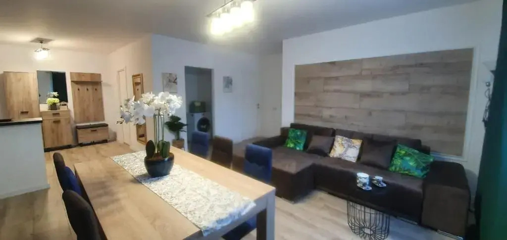 Viv Apartments 210