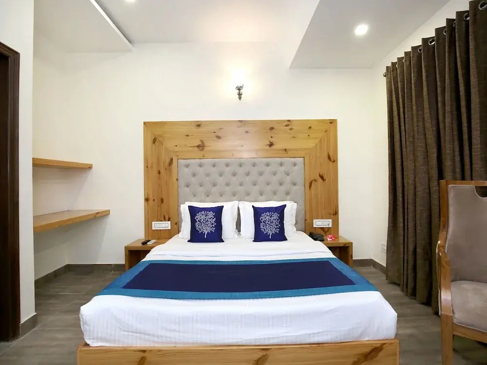 OYO 9986 Hotel Hashtag