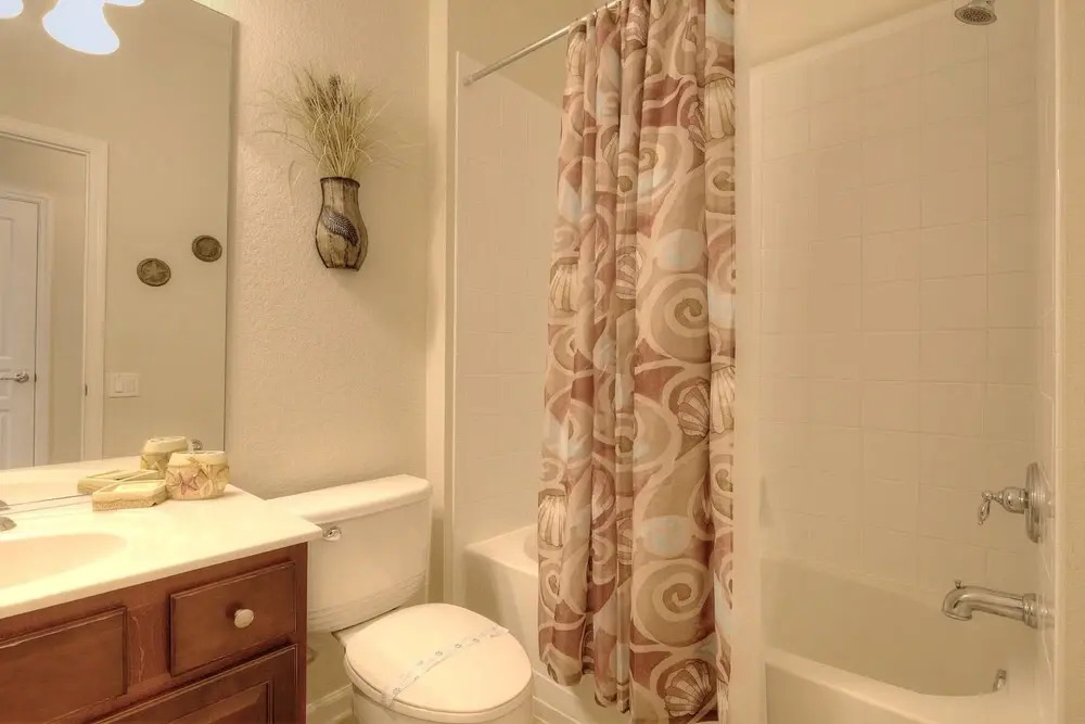 5BR 5BA Home in Windsor HIlls by CV-2538