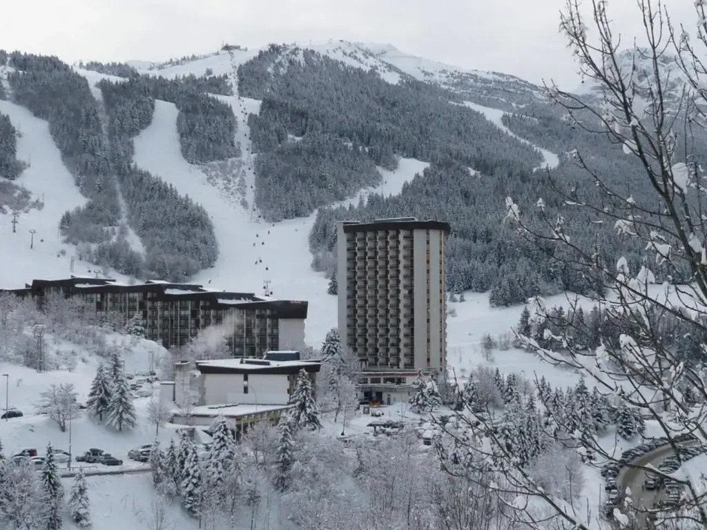 Appartement au pied des pistes avec balcon - FR-1-515-3