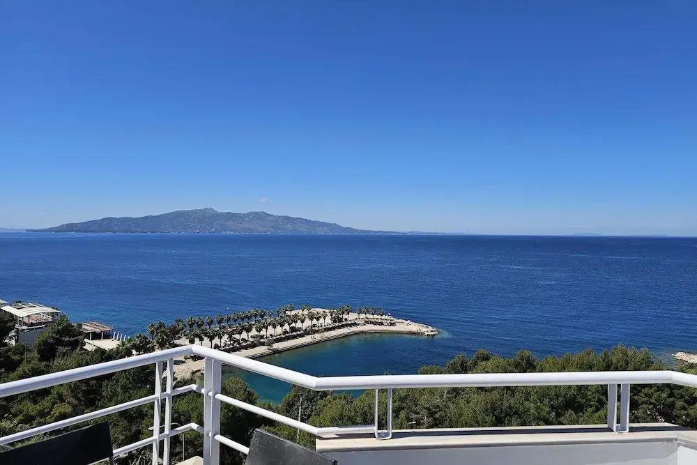 Two Bedroom Apartment With Sea View-061