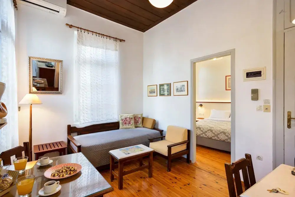 Silde Studios & Apartments