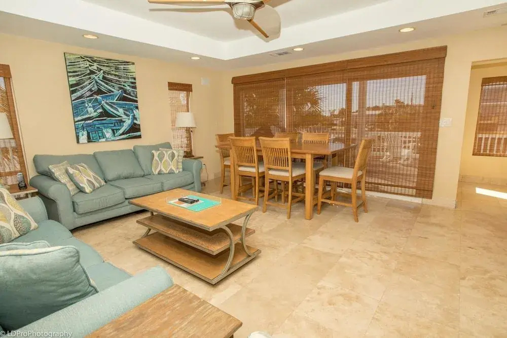 Captain Jax 5 Bedrooms 3 Bathrooms Home