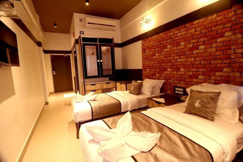Super Townhouse Oak Mangalore Formerly Kudro Destinn