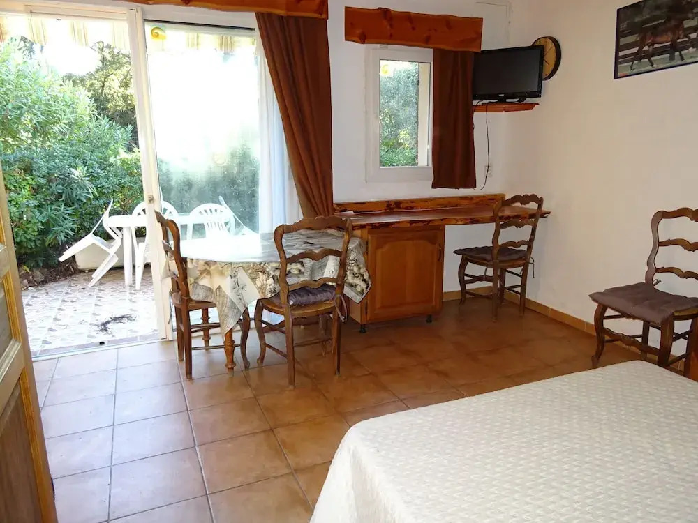 AU BOIS FLEURI Les Chambres dHôtes