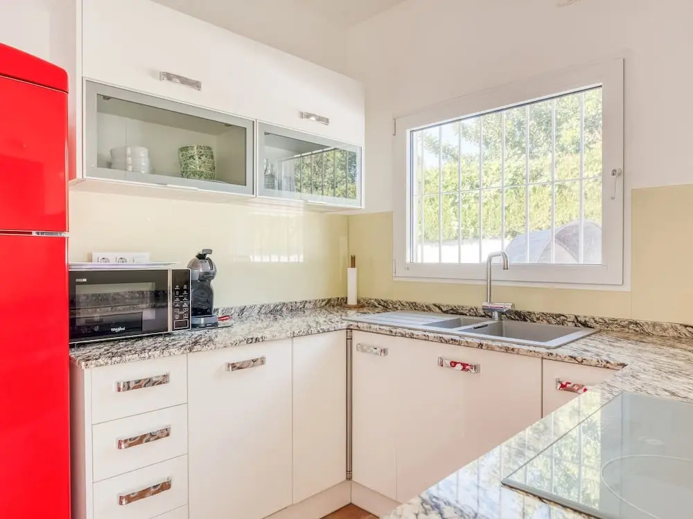 Charming Villa With Private Swimming Pool Near the Sea
