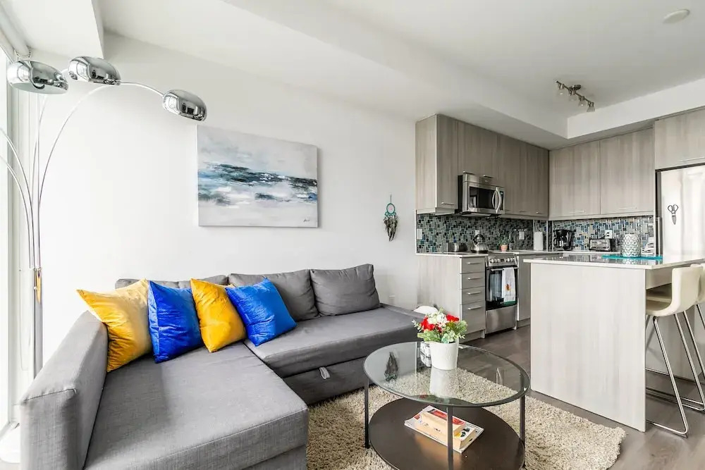 Stylish 1BR Condo Trendy King East