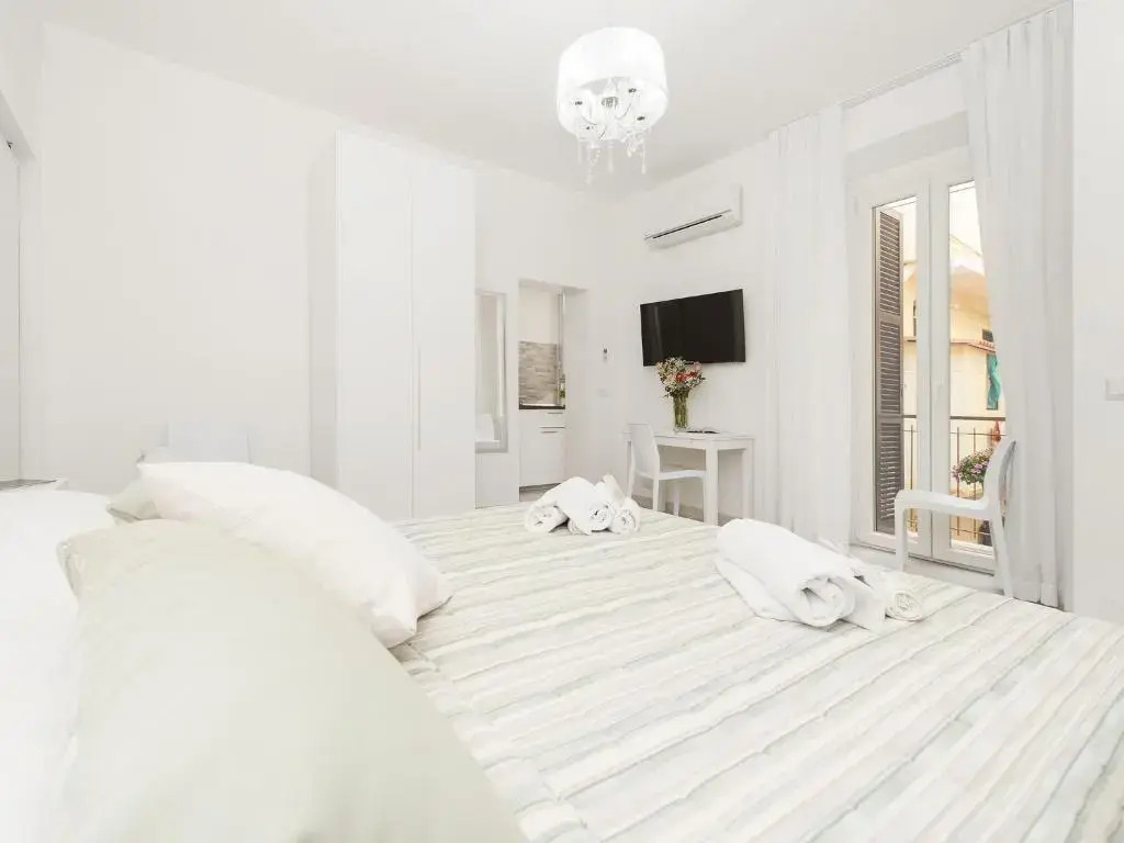 White Flat Termini