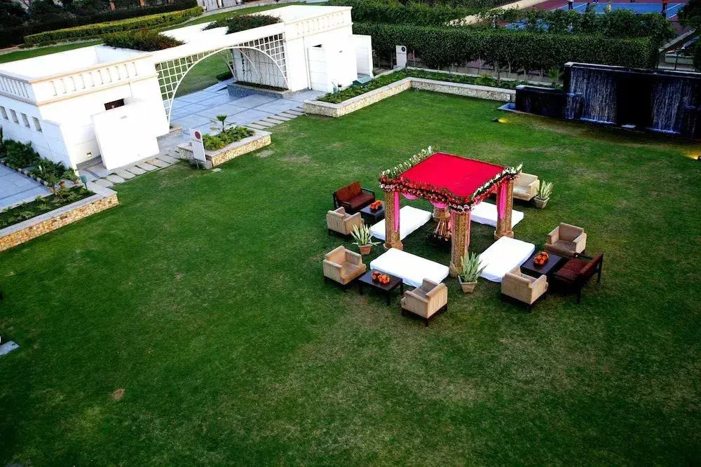 TreeHouse Hotel Club & Spa