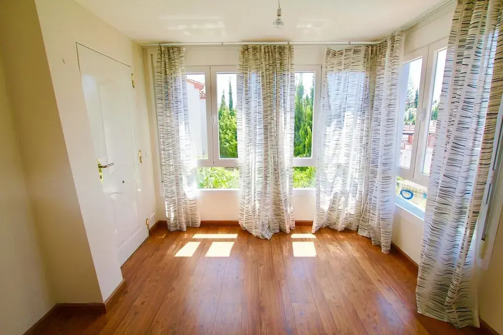 4BR Villa Milana, Private Pool, Sea Views. Wifi, 3 Mins Drive to the Beach