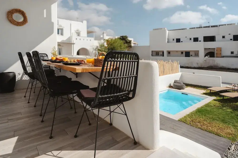 Villa Karla, Beachside Bliss in Agios Prokopios