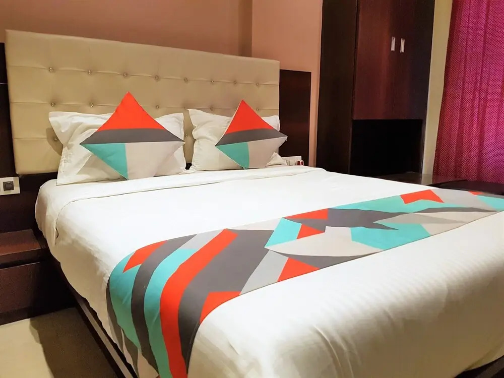 Hexa Malad Suite