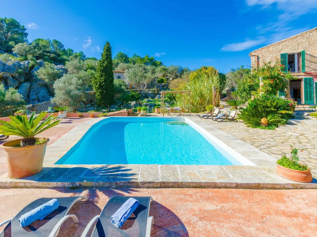 SOBREAMUNT - Villa for 6 people in Esporles.