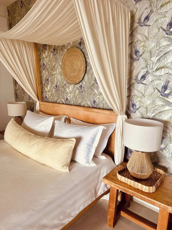 Room-luxury Couples Suite Ocean View &