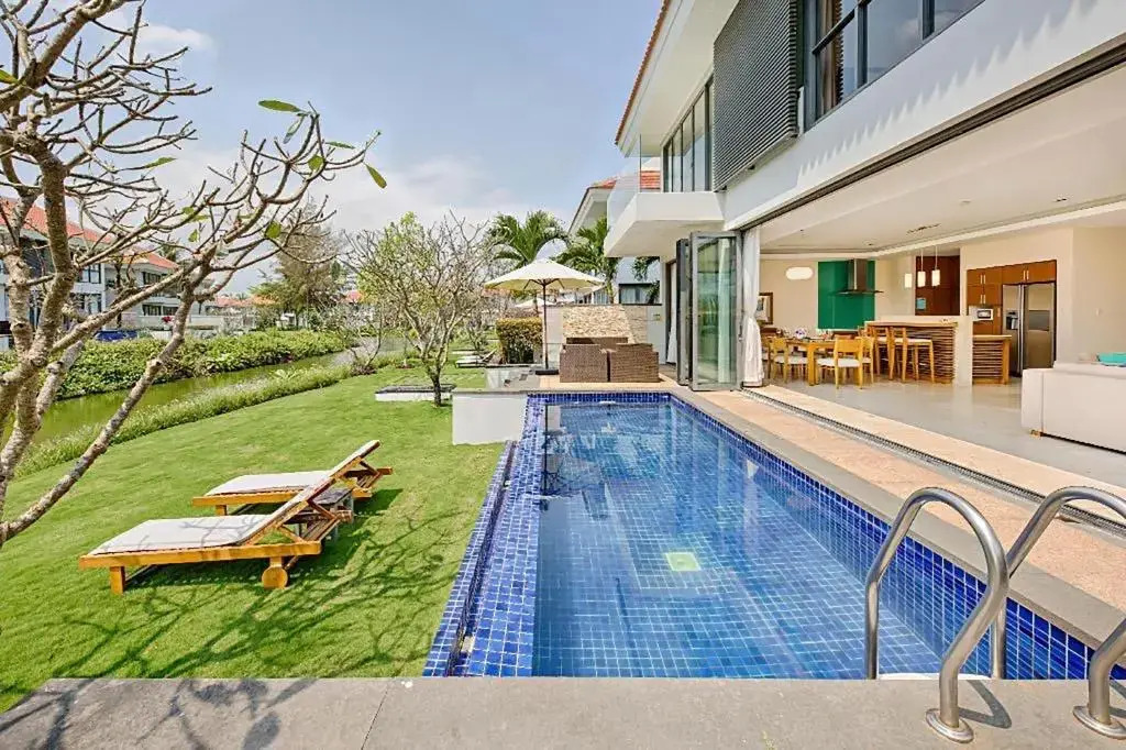 Luxury Pool Villa Close To The Private Beach
