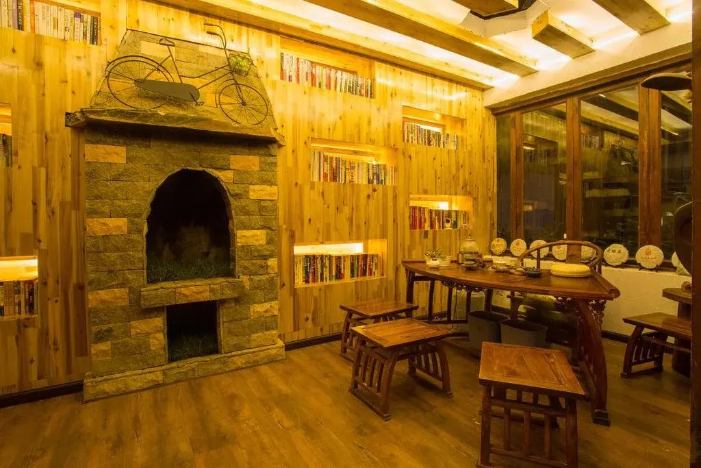 Lijiang Passing Through Hostel