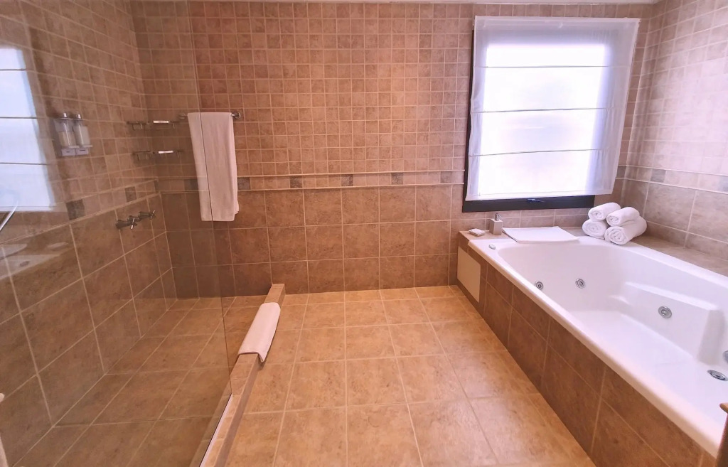 Xelena Hotel & Suites