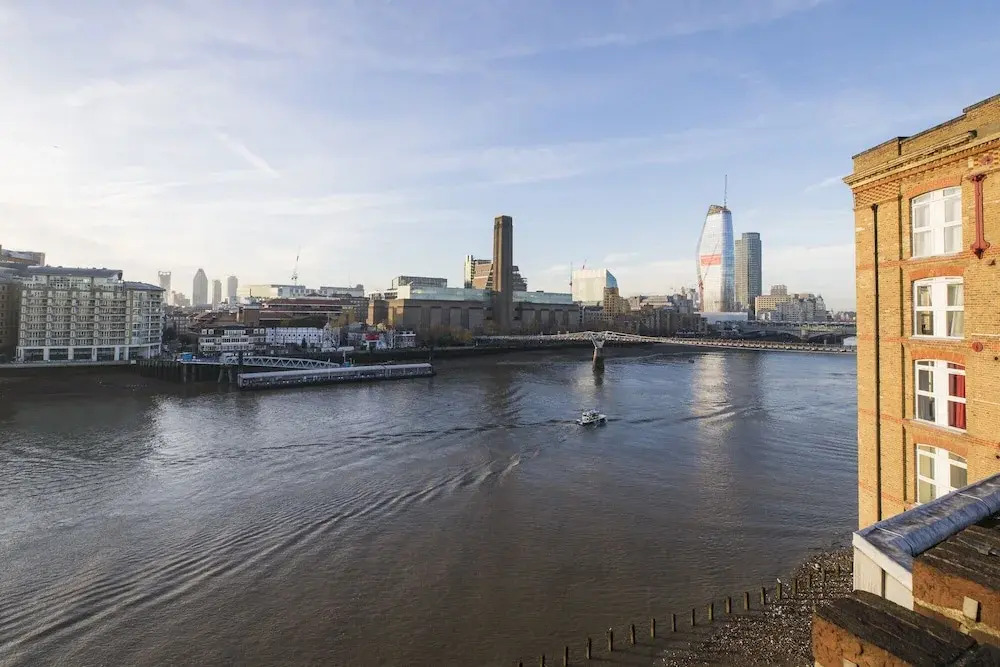Sublime 1 bed flat with Thames view