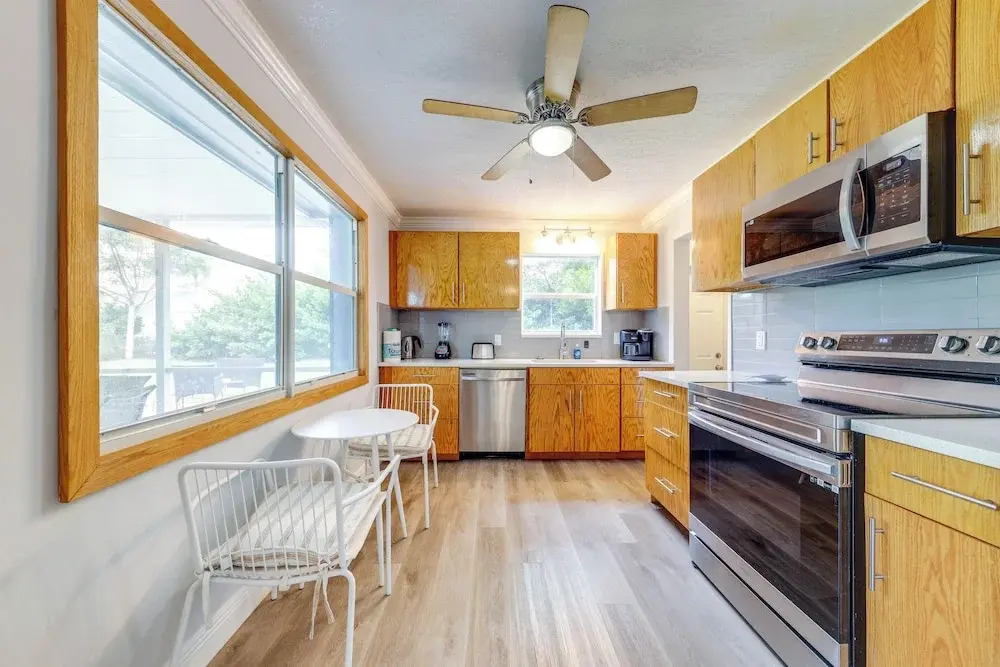 4 Mi to Ocean: Family Getaway in Pompano Beach!