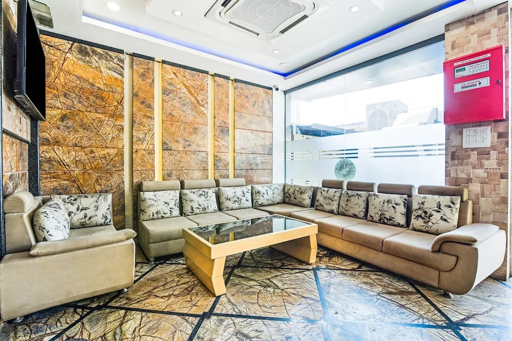 Capital O 10851 Metro View