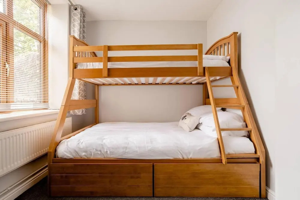 Oldmill-2bed-sleeps6-privategarden-optionalhottub