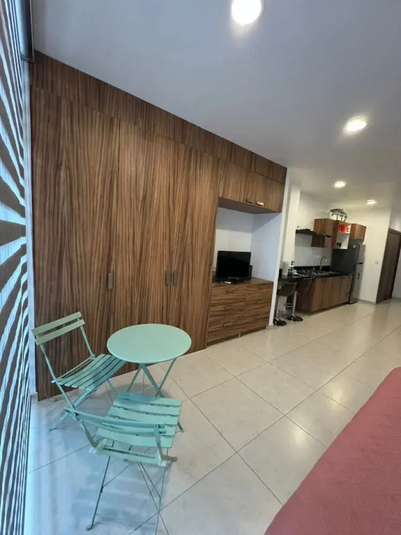 Cambria Versalles by Tovigo Rentals