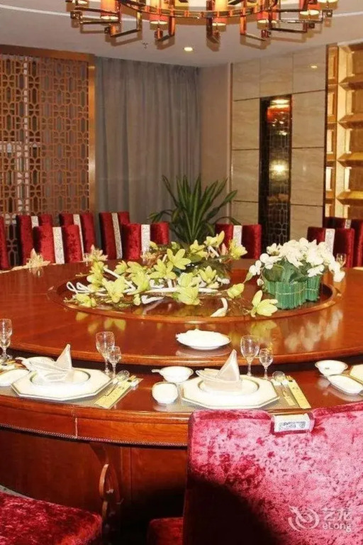 Bayside Plaza Hotel