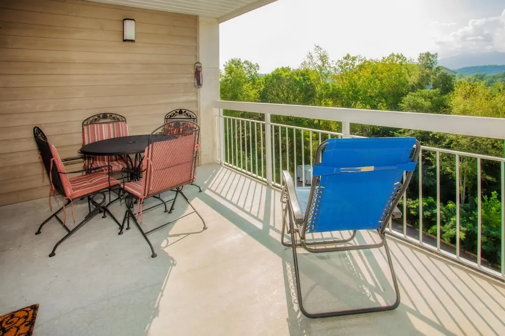 Whispering Pines 453