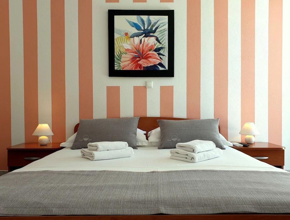 Sunset Split Rooms