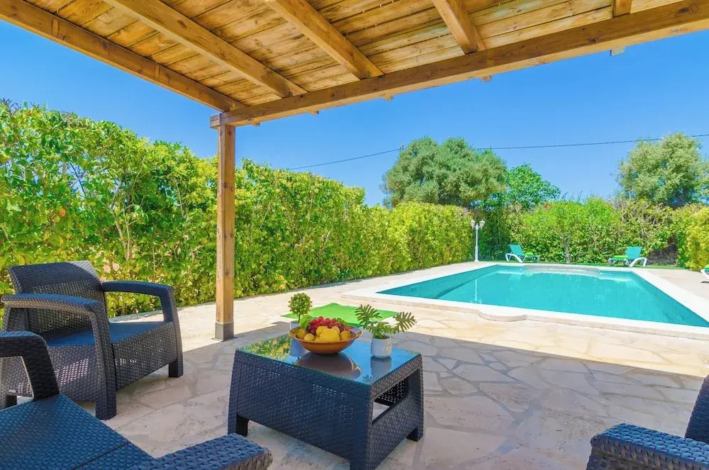 Villa in Manacor With Pool & Tennis Court