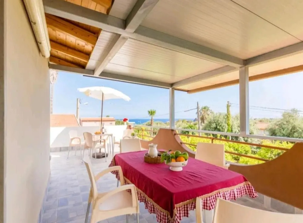Apartment with 2 Bedrooms in Avola, with Enclosed Garden - 150 M From the Beach