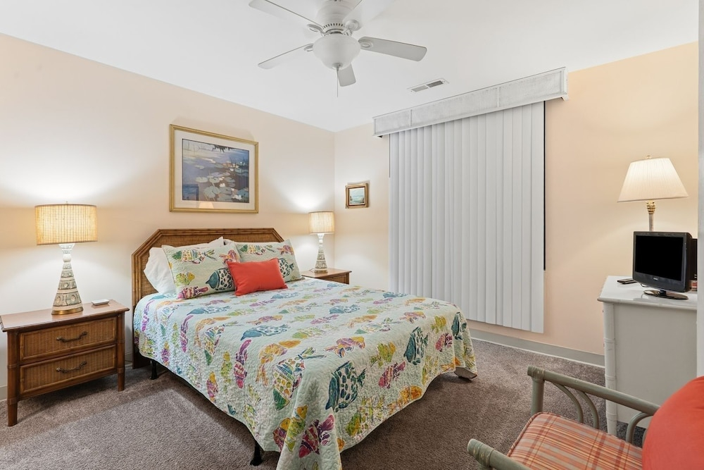 Sedgefield 102 by RedAwning