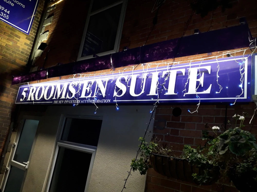 THE NEW Accommodation FREE complimentary breakfast and parking