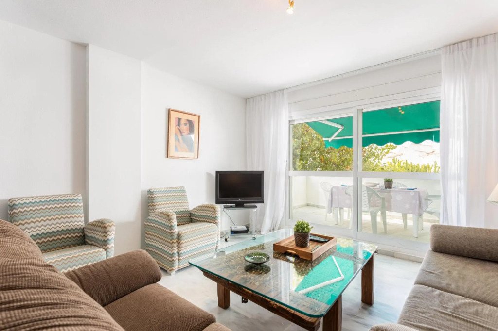 Lunamar 82 Apartment by GHR Rentals