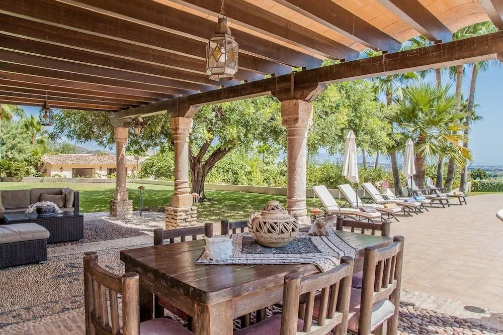 Cubo's Villa Dos Reyes