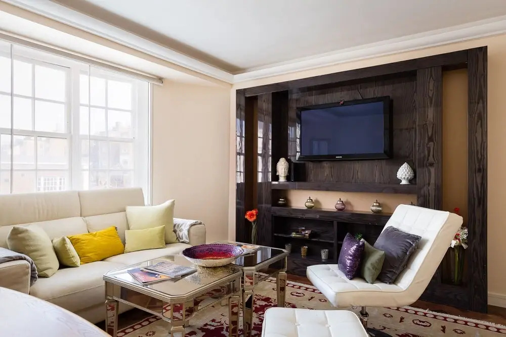 2-bed 2-bath in the Heart of London