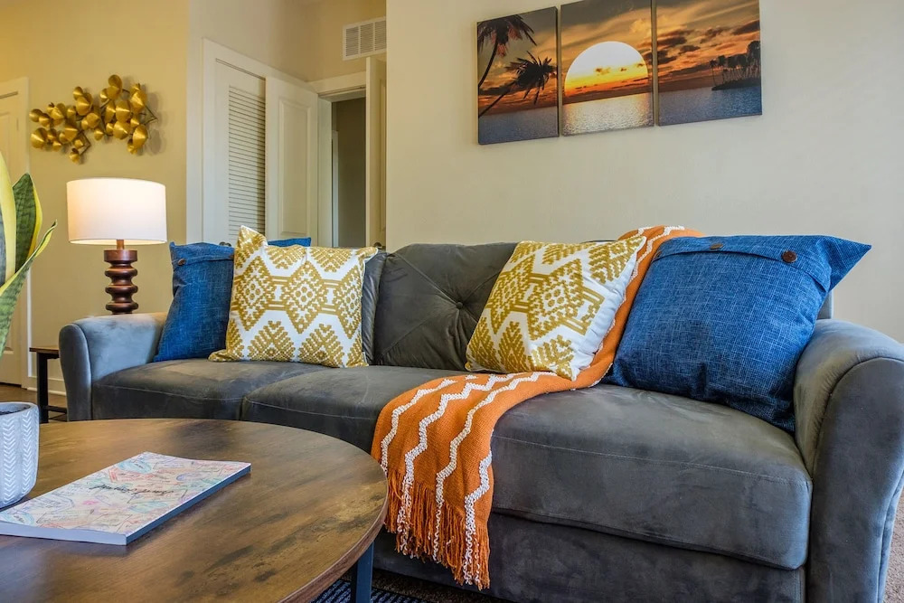 Courier City Apartments by Frontdesk