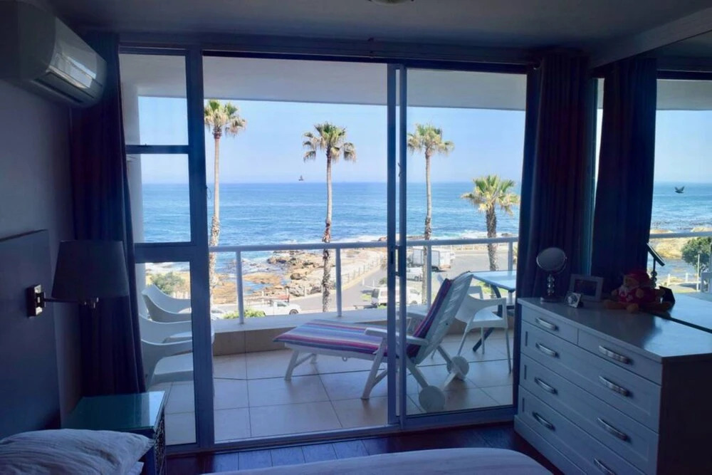 2 Bedroom Luxury Apartment in Bantry Bay
