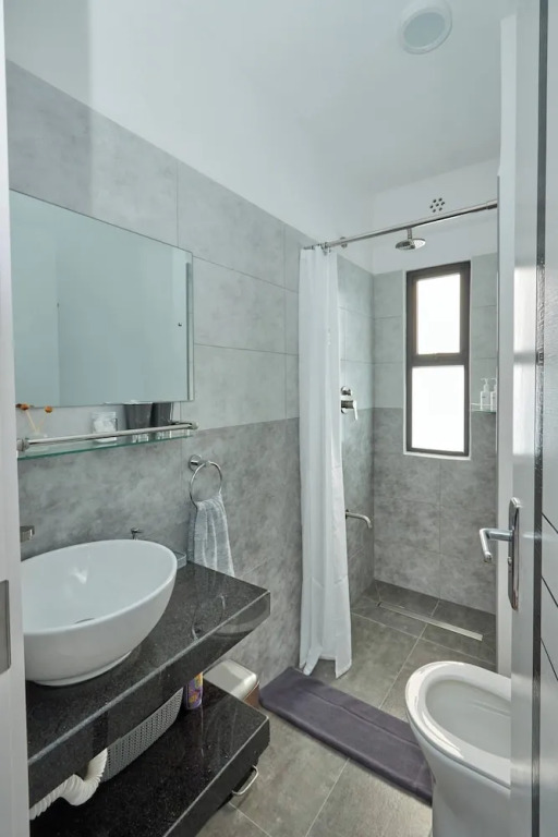 Sunset Escape Apartment Modern & Spacious Two Bedroom in Tatu City