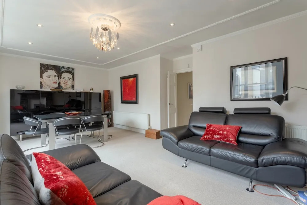 Luxury 2 Bedroom Property in Belgravia
