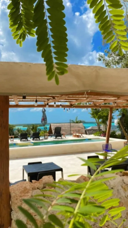 Hotel y Eco-Cabañas Azul María Bacalar