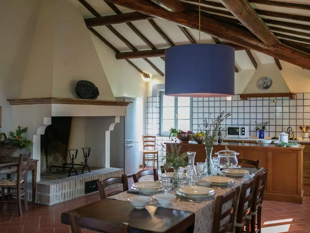 Villa with Private Swimming Pool & Spacious Garden in Valdichiana near Cortona
