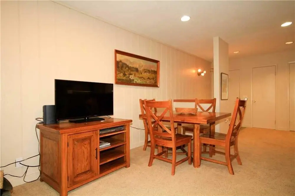 Crestview Condominium #63 1 Bedroom 2 Bathrooms Condo