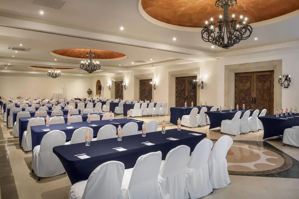Marina Fiesta Resort & Spa, A La Carte All Inclusive Optional