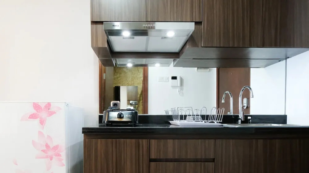 Luxurious Studio With Long Golf View At Grand Sungkono Lagoon Apartment