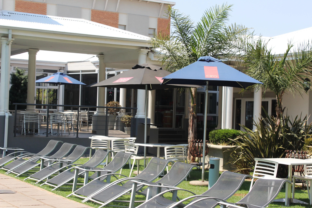 Life Hotel - The Aviator