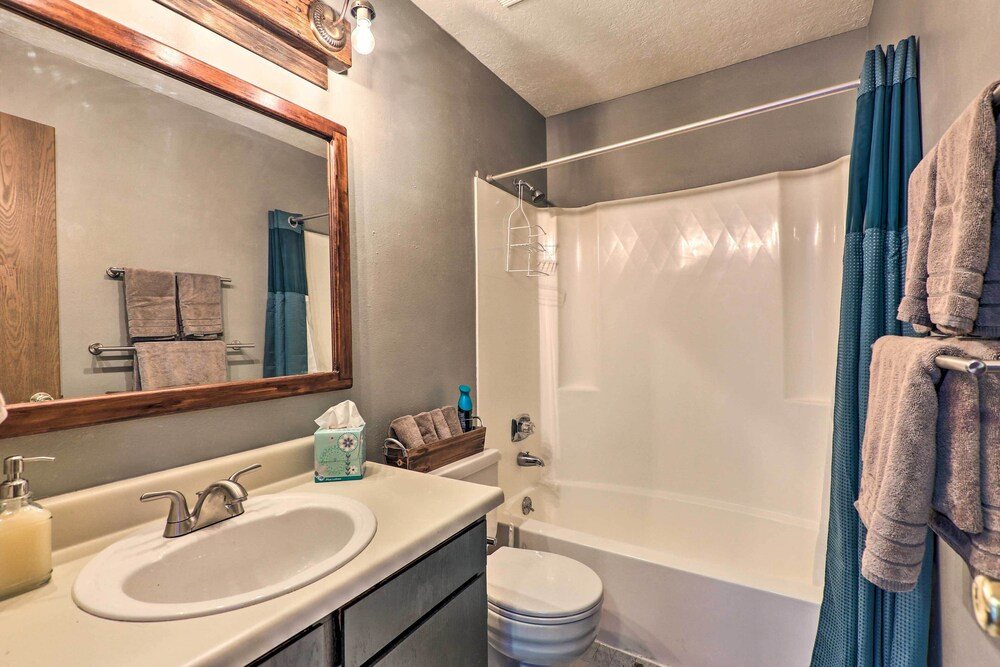 Mtn-view Silverthorne Gem w/ Shared Hot Tub