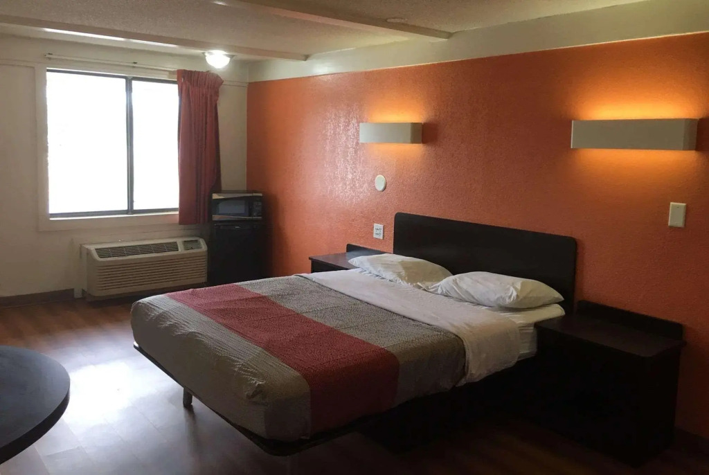 Motel 6 Benton Harbor