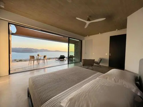 Echoes Suites Milos