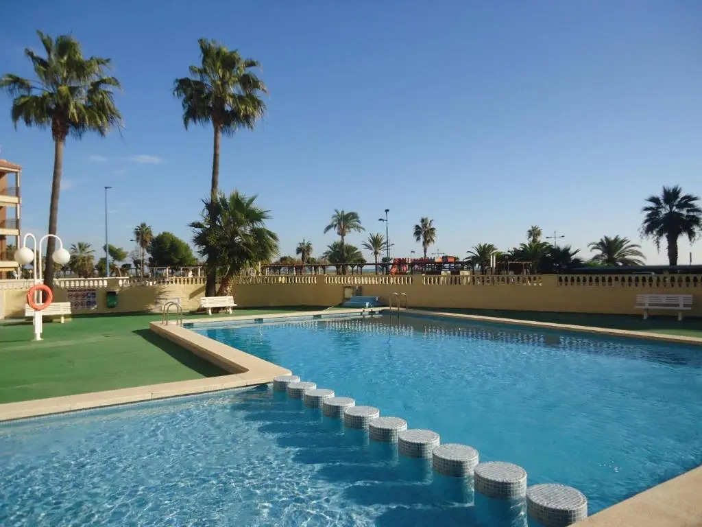 Apartamentos Alboran 4/6 Lek
